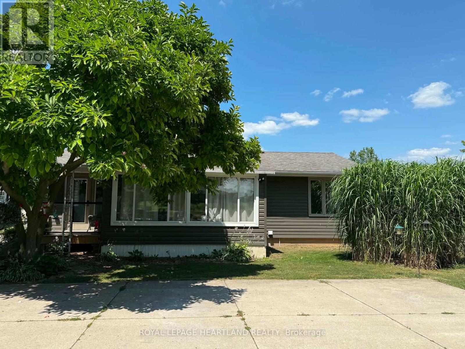 315 Main Street, Lambton Shores, Ontario  N0M 2N0 - Photo 6 - X13628670