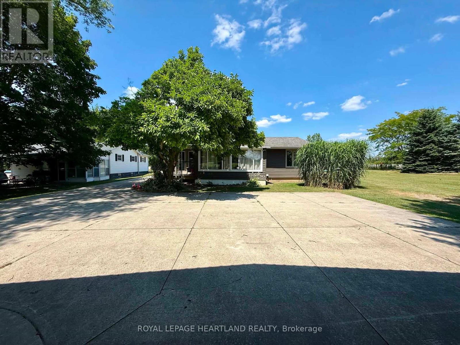 315 Main Street, Lambton Shores, Ontario  N0M 2N0 - Photo 8 - X13628670