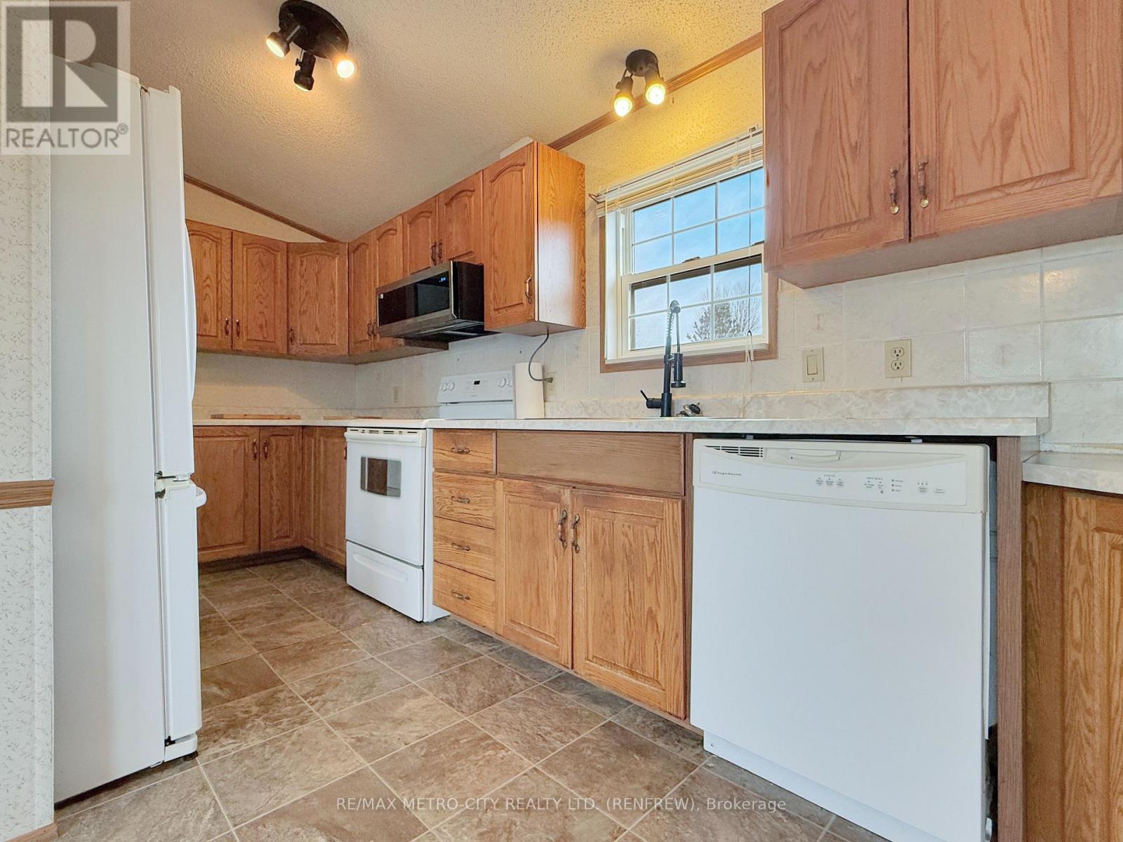 34 Sunset Lane, Horton, Ontario  K7V 0A5 - Photo 11 - X13628642