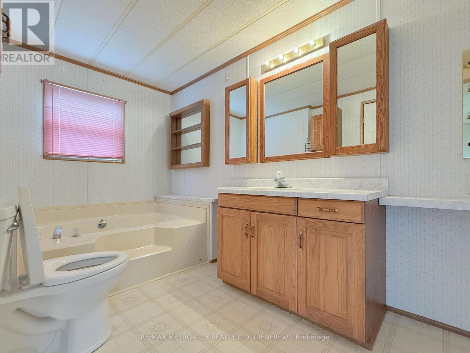 34 Sunset Lane, Horton, Ontario  K7V 0A5 - Photo 16 - X13628642