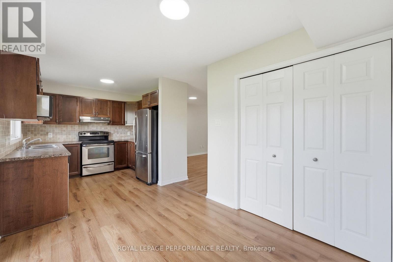 322 Galston Private, Ottawa, Ontario K1W 0G3 - Photo 8 - X13628690