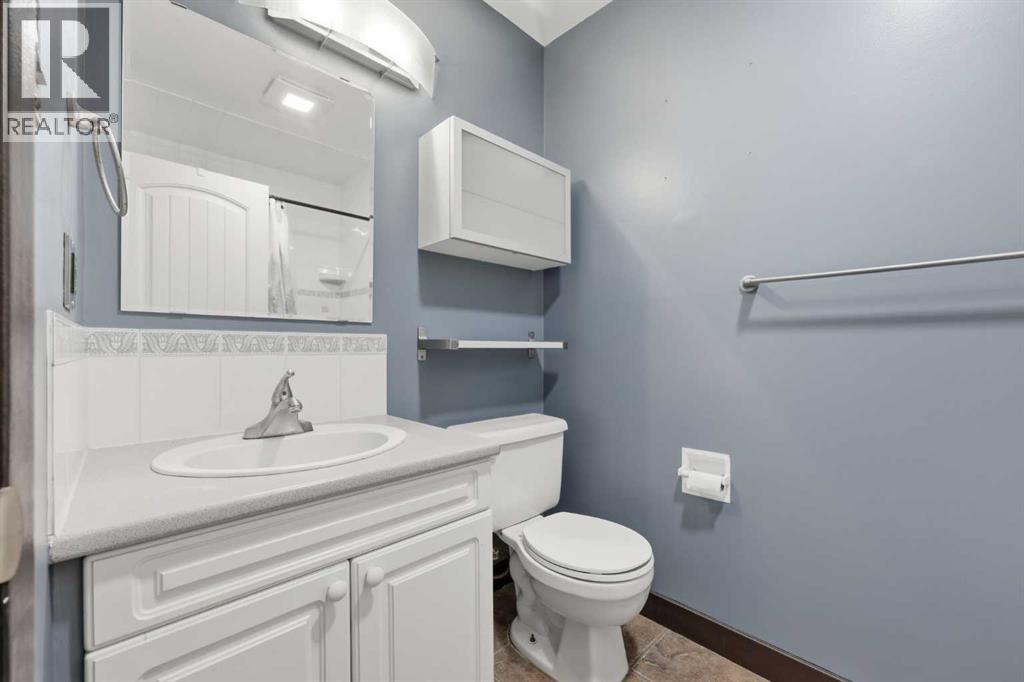 203, 3103 Blakiston Drive Nw, Calgary, Alberta  T2L 1L7 - Photo 15 - A2300854