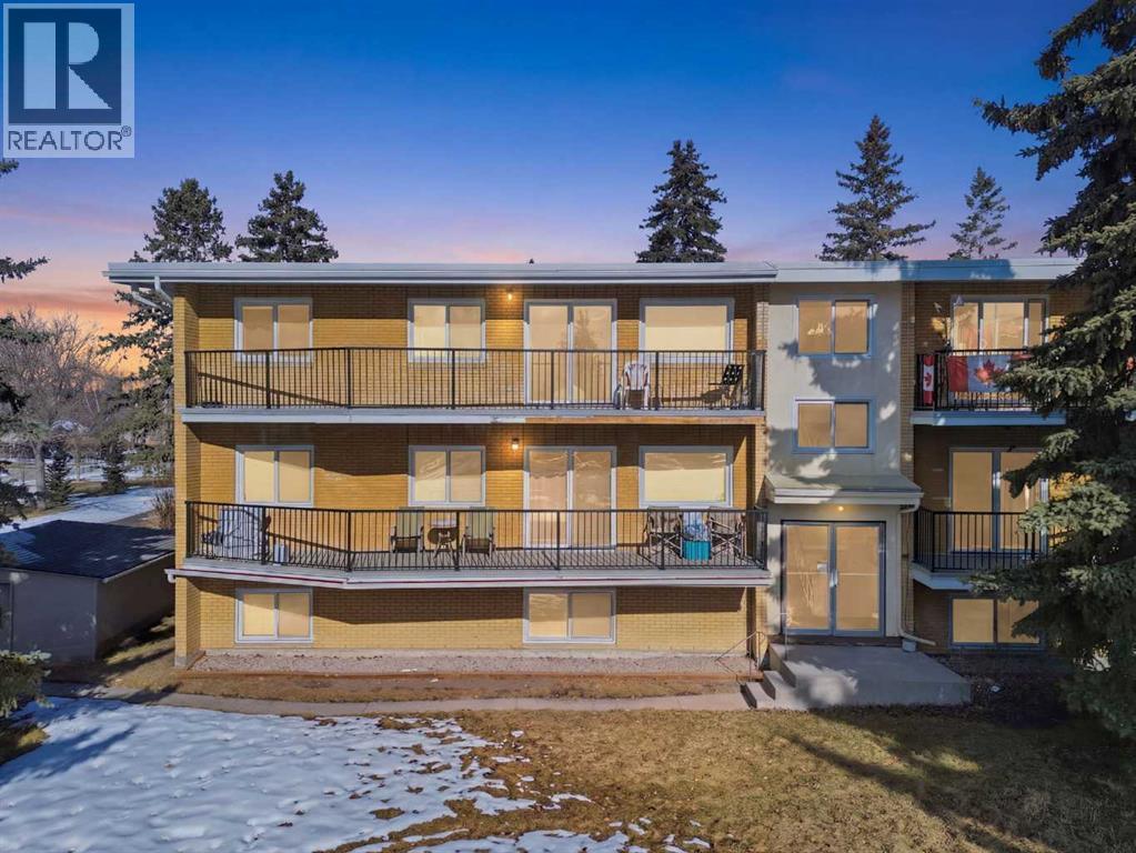 203, 3103 Blakiston Drive Nw, Calgary, Alberta  T2L 1L7 - Photo 3 - A2300854