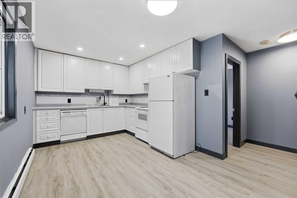 203, 3103 Blakiston Drive Nw, Calgary, Alberta  T2L 1L7 - Photo 4 - A2300854
