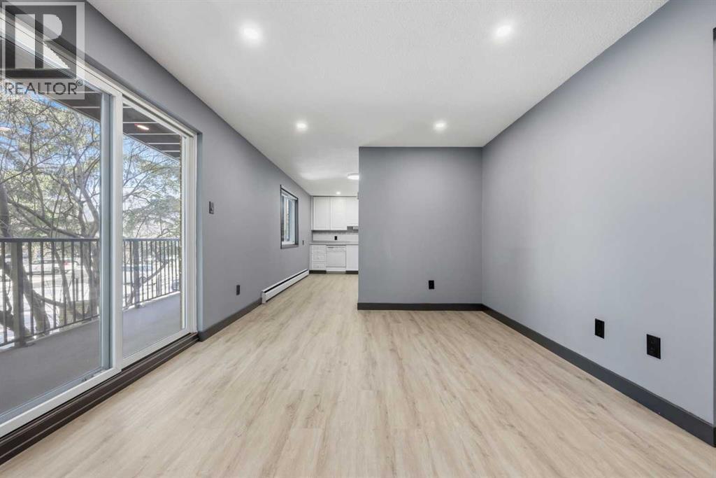 203, 3103 Blakiston Drive Nw, Calgary, Alberta  T2L 1L7 - Photo 6 - A2300854