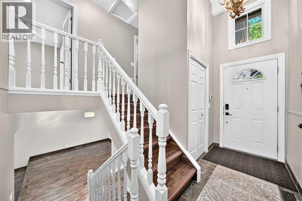 25, 448 Strathcona Drive SW, Calgary, Alberta  T3H 1M3 - Photo 4 - A2326849
