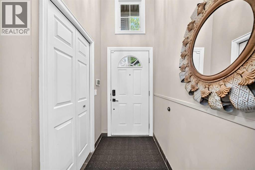 25, 448 Strathcona Drive SW, Calgary, Alberta  T3H 1M3 - Photo 3 - A2326849