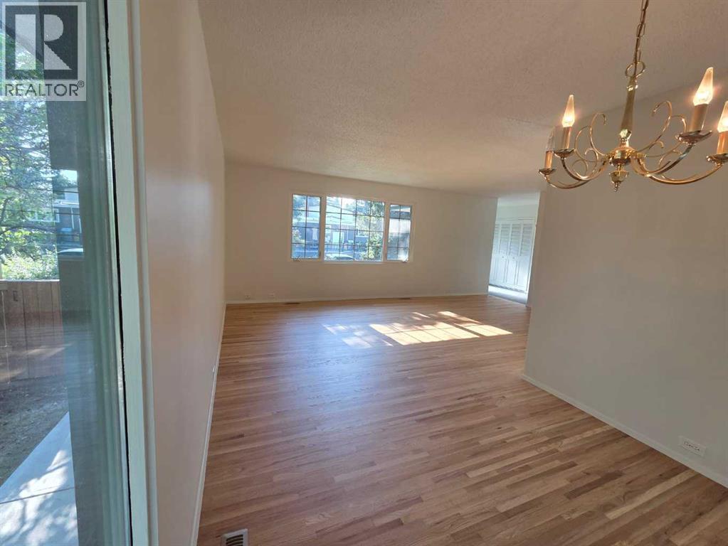 5936 Dalmead Crescent NW, Calgary, Alberta  T3A 1E6 - Photo 7 - A2328171