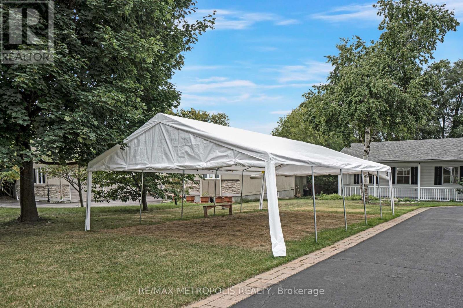1872 Appleview Road, Pickering, Ontario  L1V 1T8 - Photo 4 - E13628676