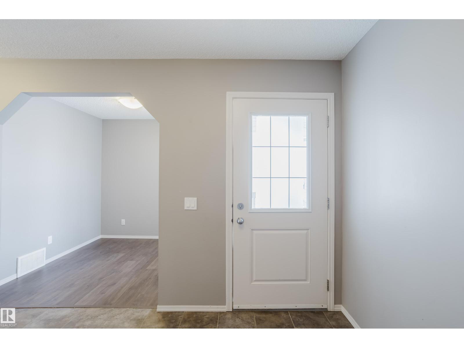 14009 164 Av NW, Edmonton, Alberta  T6V 0K6 - Photo 3 - E4501759