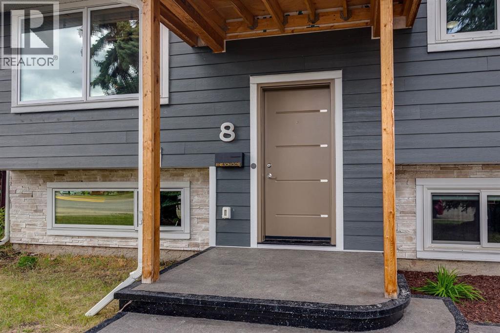 8 Nielsen Close, Red Deer, Alberta  T4P 2A1 - Photo 3 - A2312017