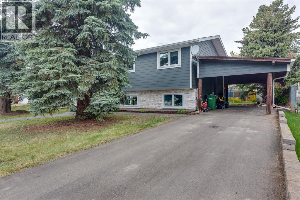 8 Nielsen Close, Red Deer, Alberta  T4P 2A1 - Photo 2 - A2312017
