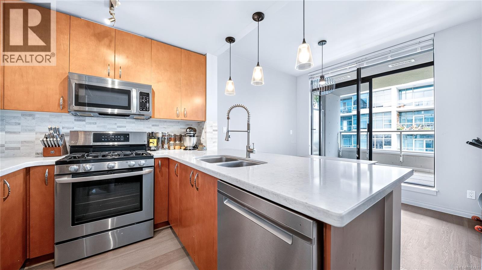 701 860 View St, Victoria, British Columbia  V8W 3Z8 - Photo 5 - 1044210