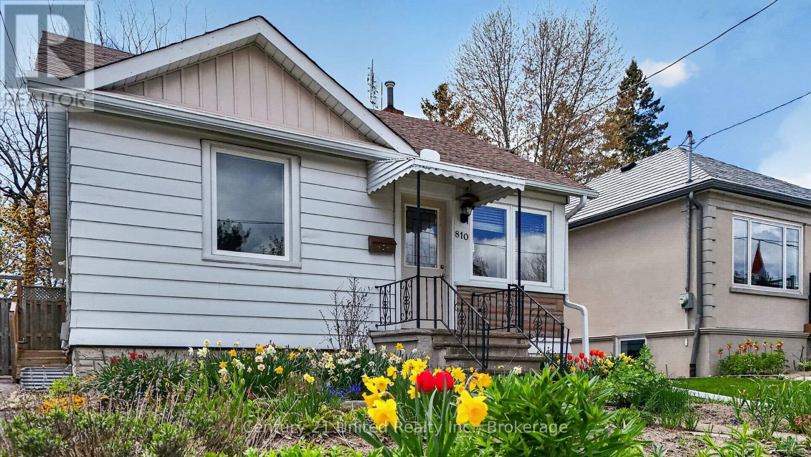 810 Byron Street S, Whitby, Ontario  L1N 4R8 - Photo 3 - E13171058