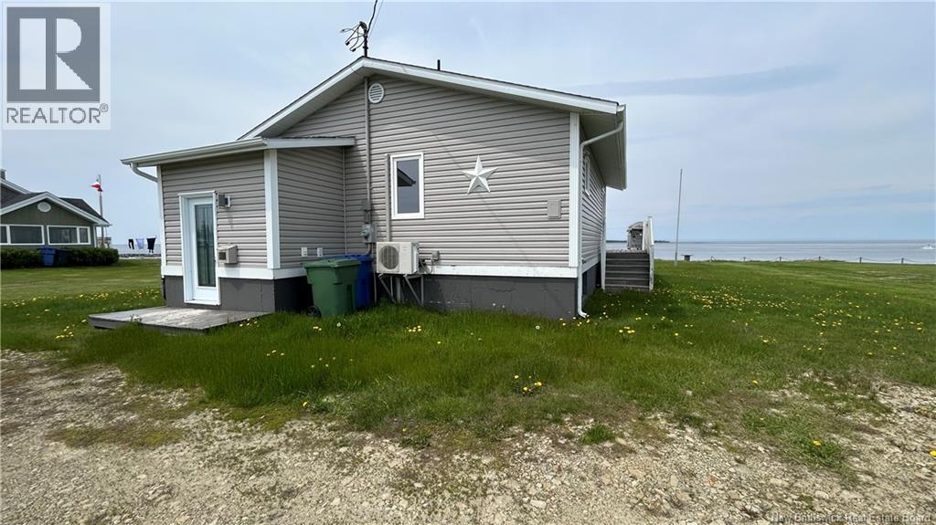 7731 2 Du Havre Street, Bas-Caraquet, New Brunswick  E1W 5W9 - Photo 11 - NB133616