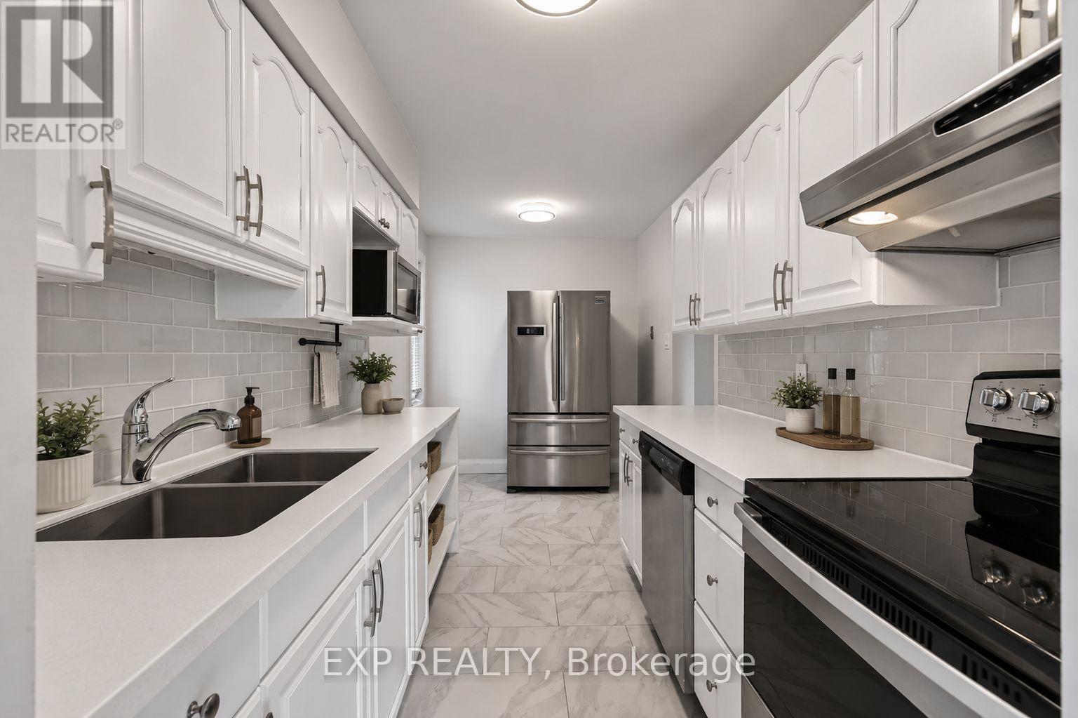 1551 Hoskins Crescent, Ottawa, Ontario K1C 2G3 - Photo 10 - X13628762