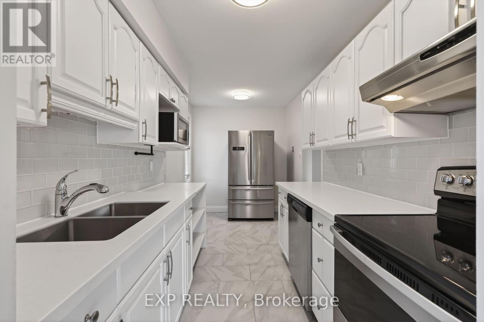 1551 Hoskins Crescent, Ottawa, Ontario K1C 2G3 - Photo 11 - X13628762