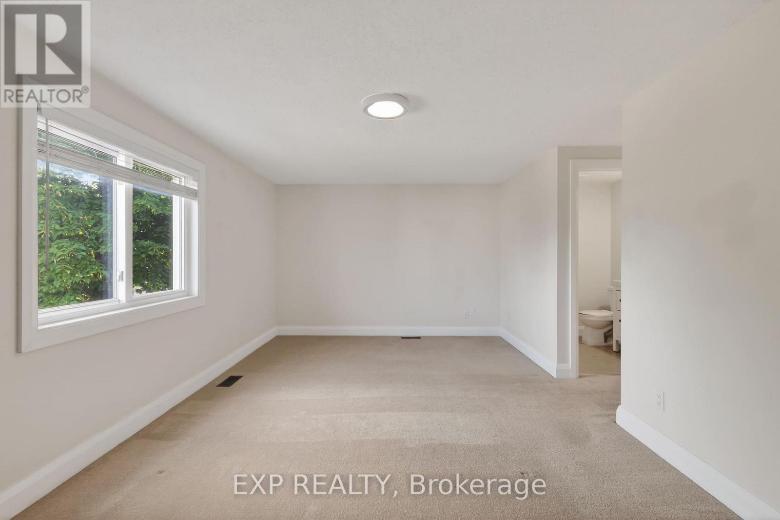 1551 Hoskins Crescent, Ottawa, Ontario K1C 2G3 - Photo 16 - X13628762