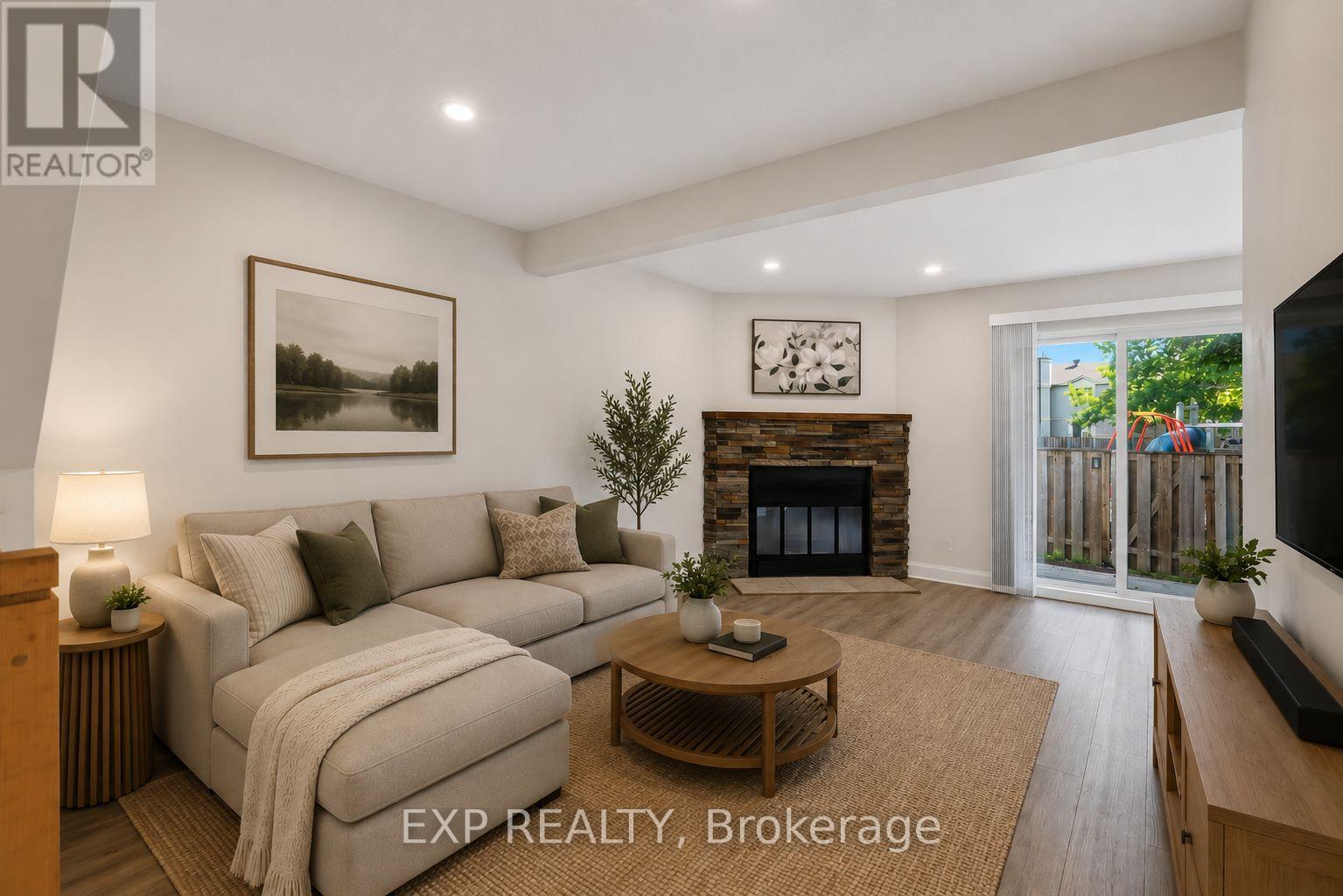 1551 Hoskins Crescent, Ottawa, Ontario K1C 2G3 - Photo 4 - X13628762