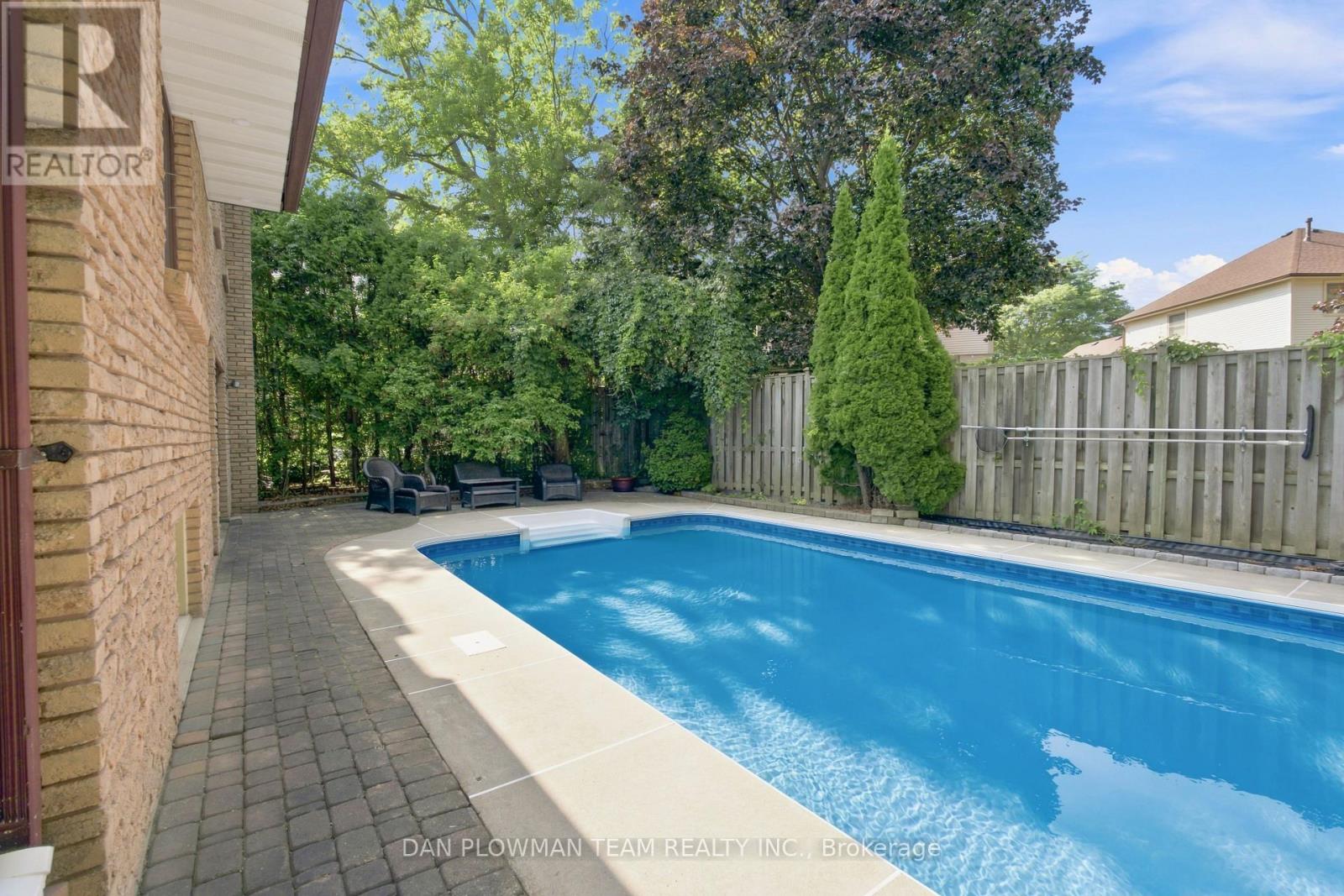 733 Tarn Court, Oshawa, Ontario  L1J 6Y8 - Photo 27 - E13613430