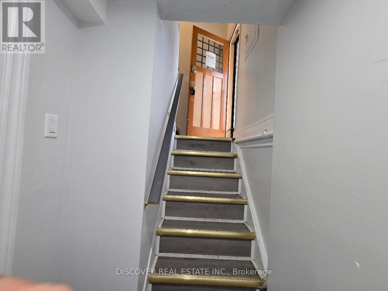 Apartment # 2 - 186 Floradale Drive, Mississauga, Ontario  L5B 1G3 - Photo 11 - W13231356