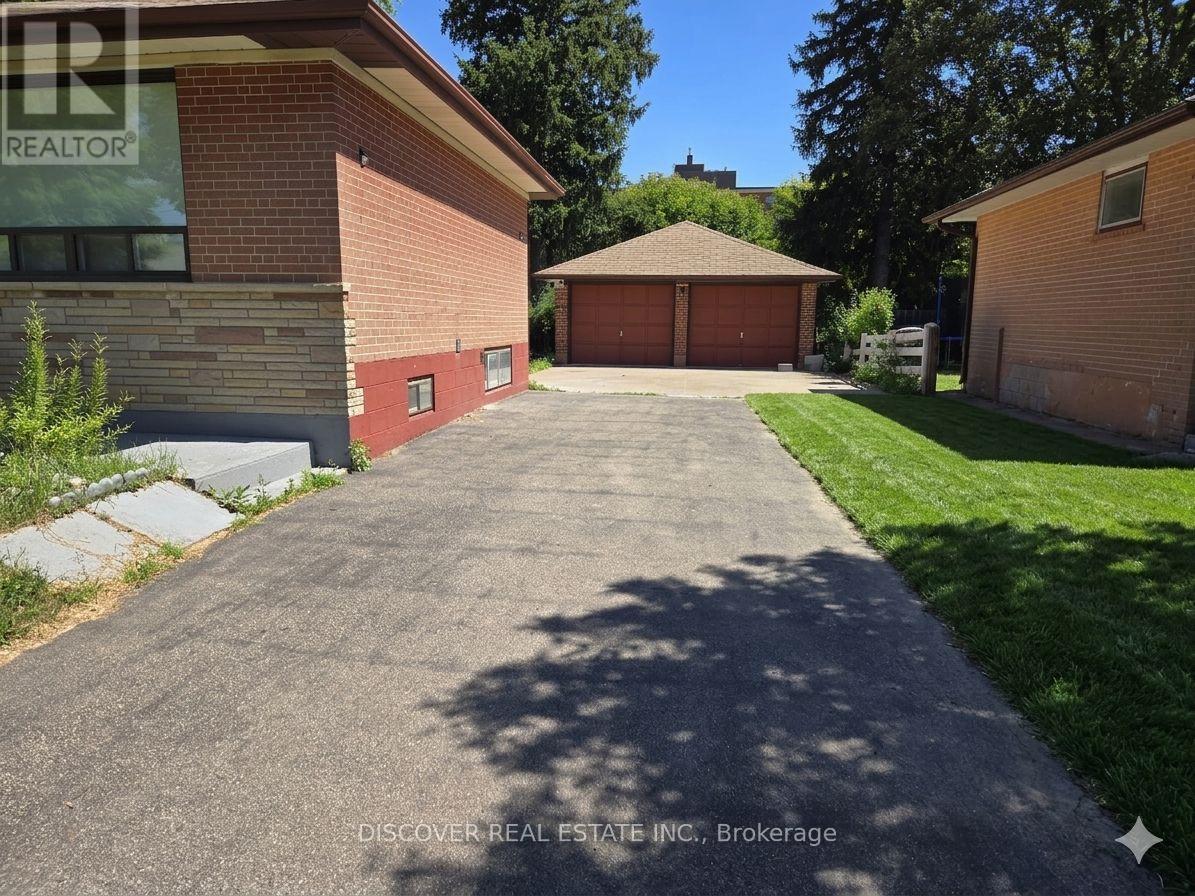 Apartment # 2 - 186 Floradale Drive, Mississauga, Ontario  L5B 1G3 - Photo 17 - W13231356