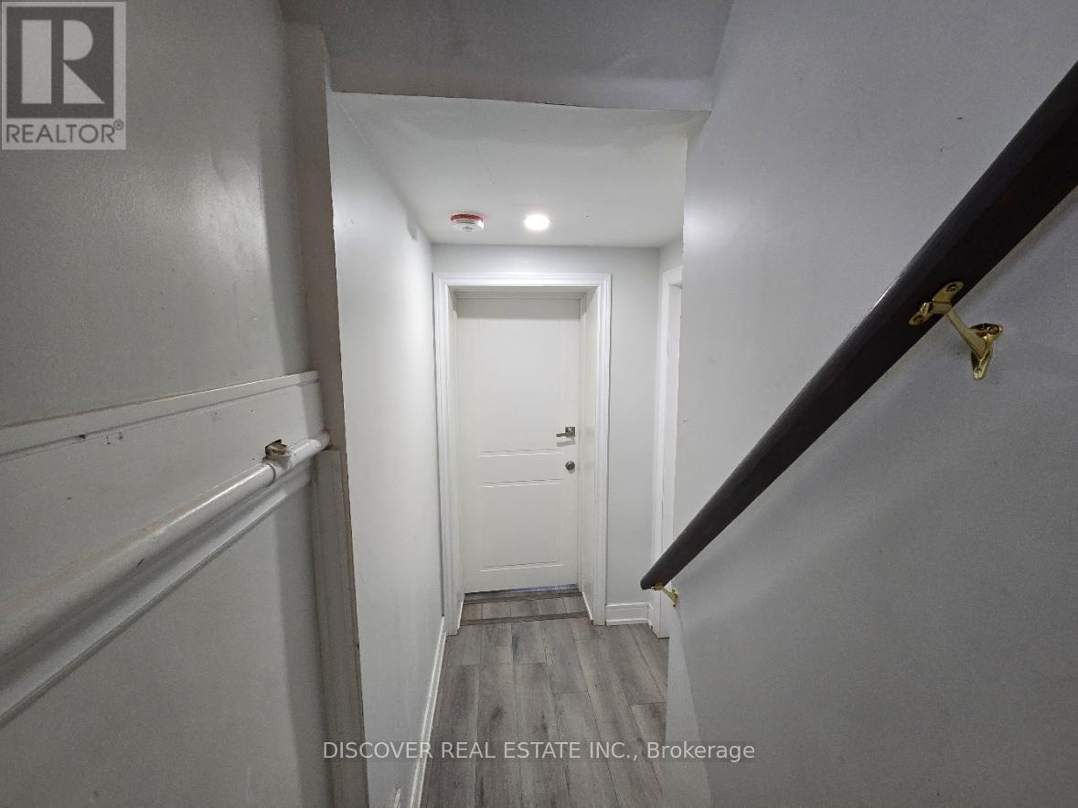 Apartment # 2 - 186 Floradale Drive, Mississauga, Ontario  L5B 1G3 - Photo 12 - W13231356