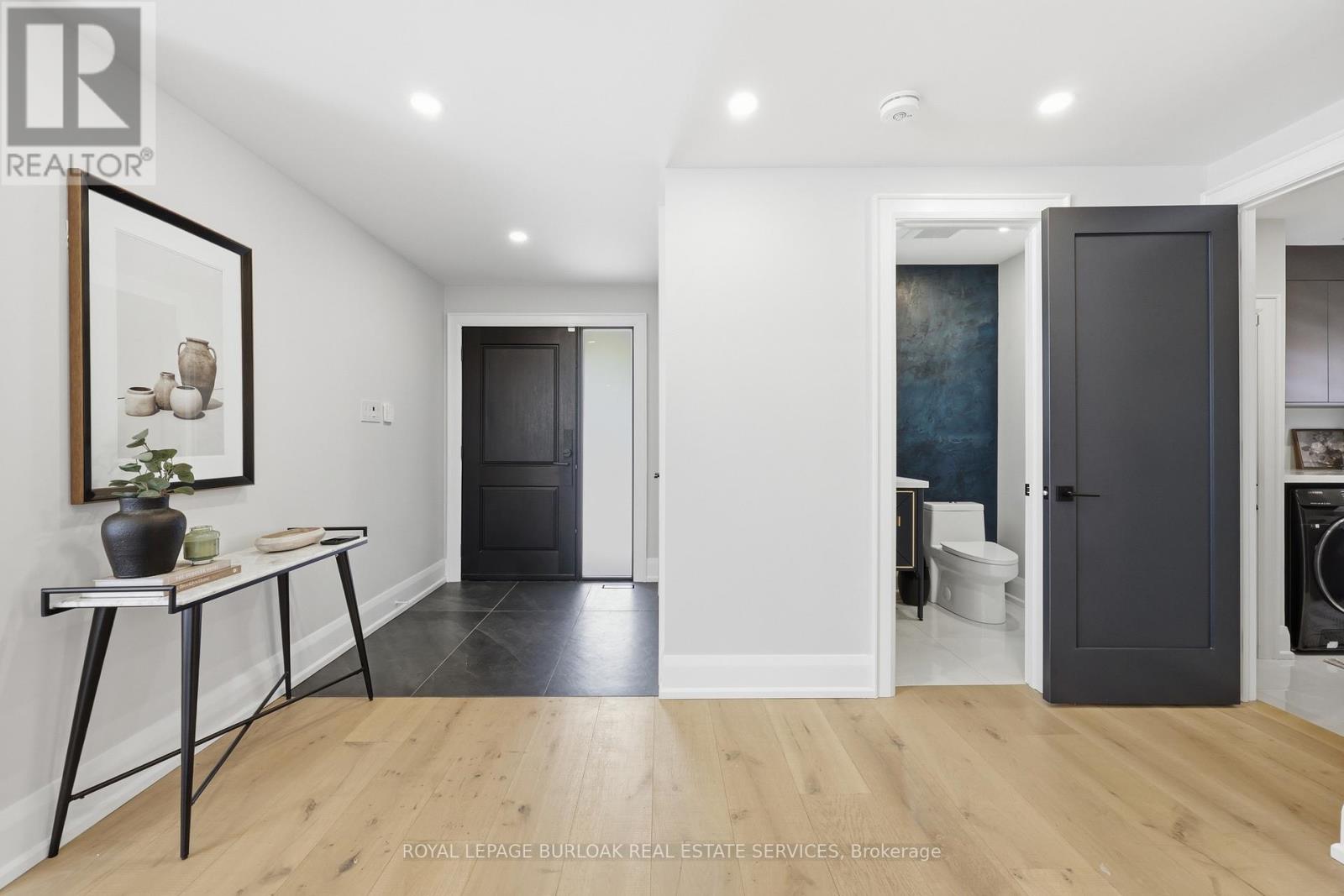 2029 Kempton Park Drive, Mississauga, Ontario  L5M 2Z4 - Photo 5 - W13496674