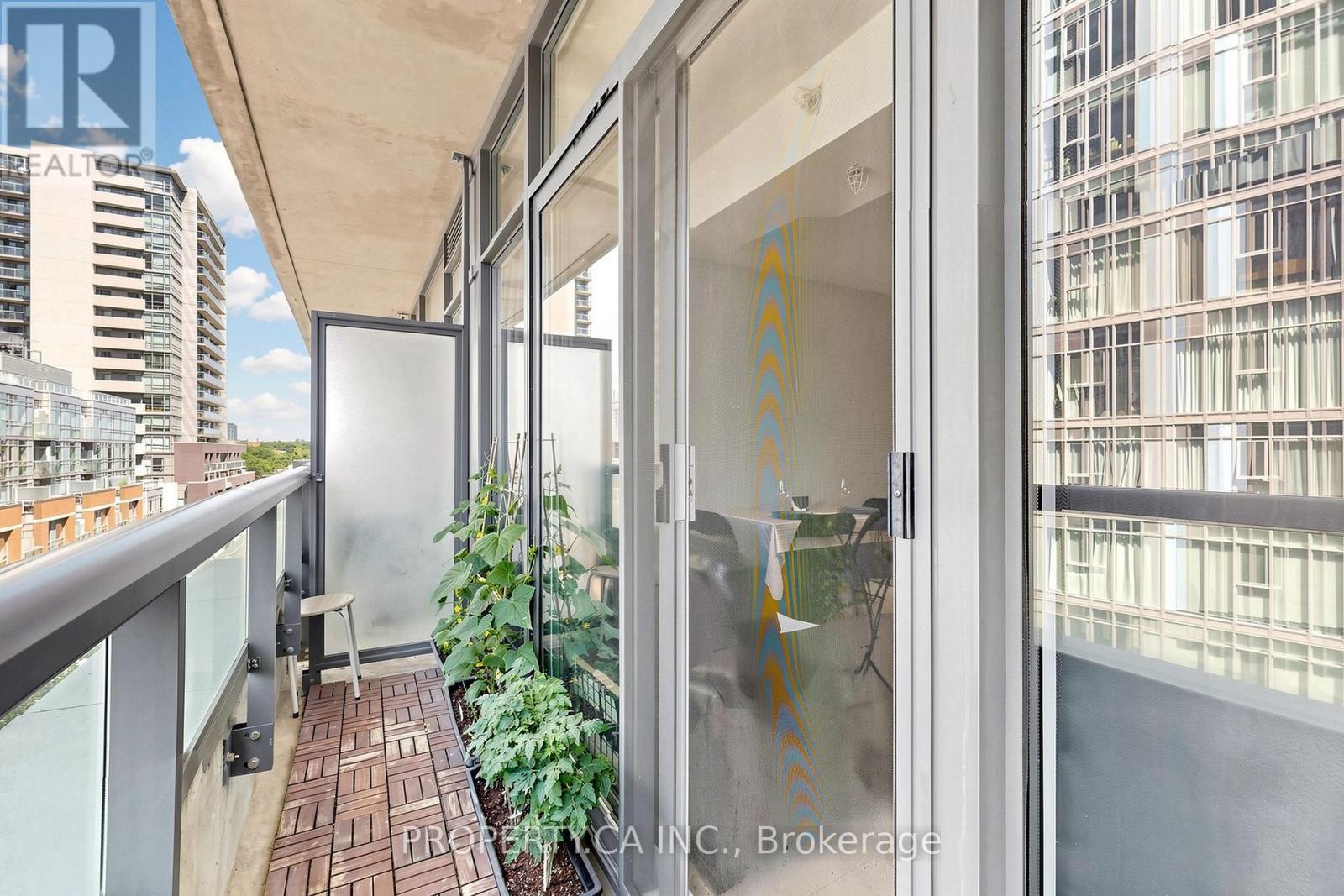 819w - 36 Lisgar Street, Toronto, Ontario  M6J 0C7 - Photo 11 - C13628734