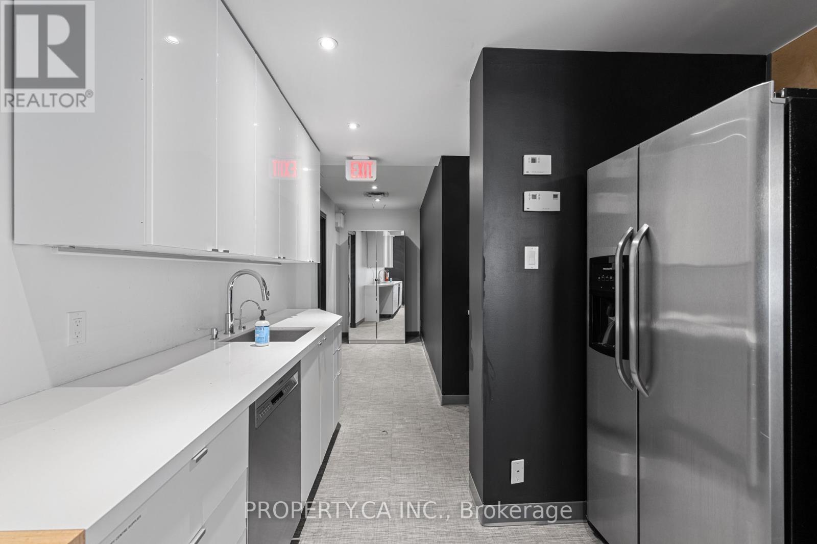 #202a - 354 Davenport Road, Toronto, Ontario  M5R 1K6 - Photo 8 - C13628854