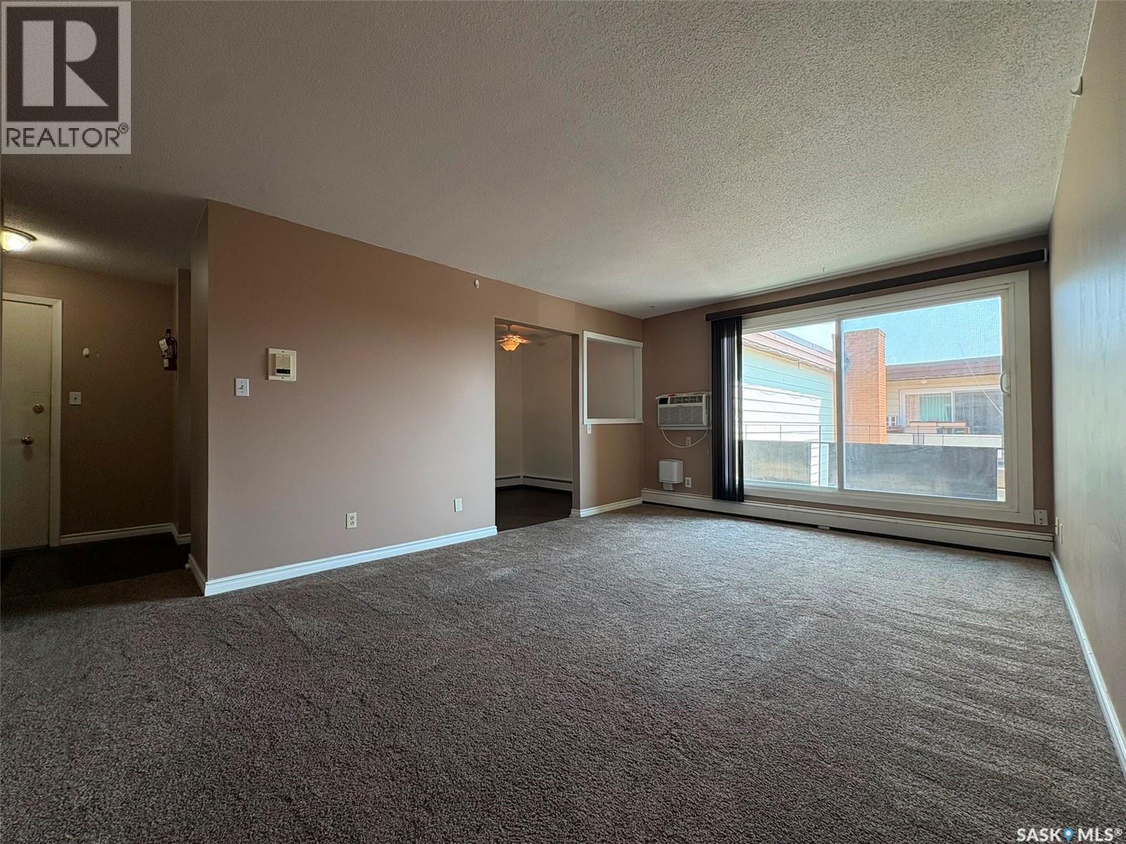 18 26 Shaw Street, Regina, Saskatchewan S4R 3M4 - Photo 2 - SK044276