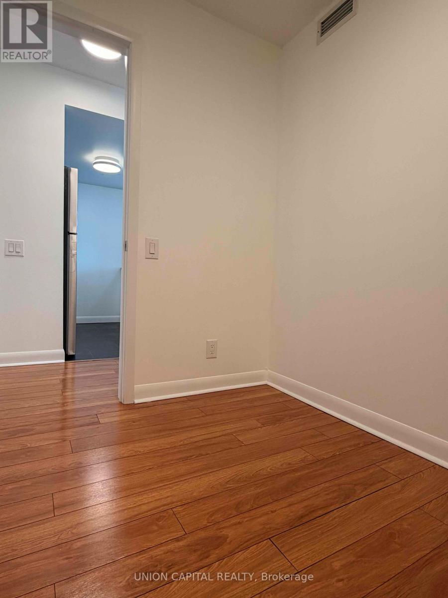 1807 - 25 Town Centre Court, Toronto, Ontario  M1P 0B4 - Photo 11 - E13628824