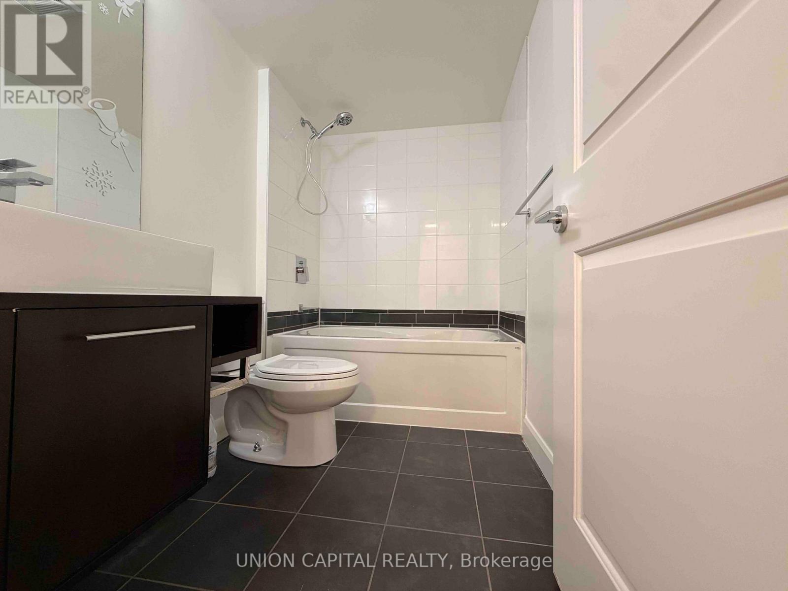1807 - 25 Town Centre Court, Toronto, Ontario  M1P 0B4 - Photo 13 - E13628824