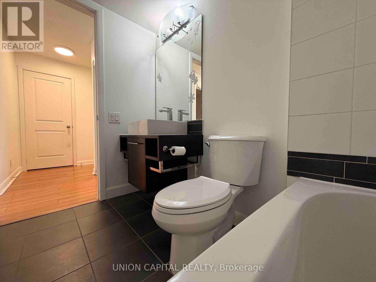 1807 - 25 Town Centre Court, Toronto, Ontario  M1P 0B4 - Photo 14 - E13628824