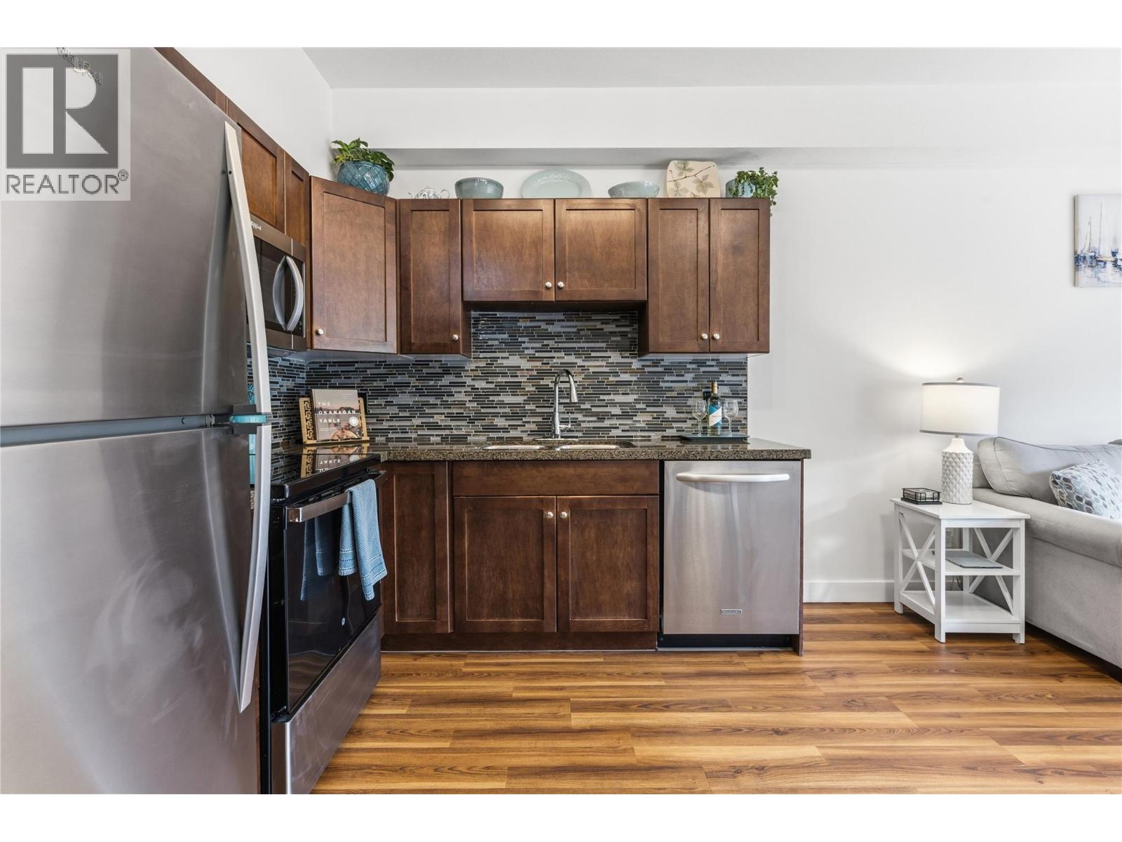 1875 Country Club Drive Unit# 1405, Kelowna, British Columbia  V1V 2W7 - Photo 4 - 10396444