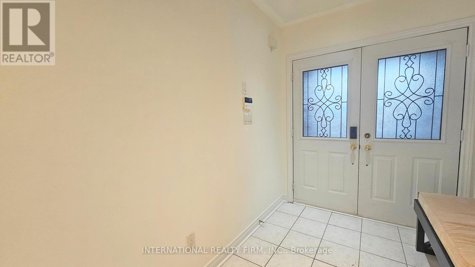 195 Warwick Crescent, Newmarket, Ontario  L3X 2S3 - Photo 2 - N13465844