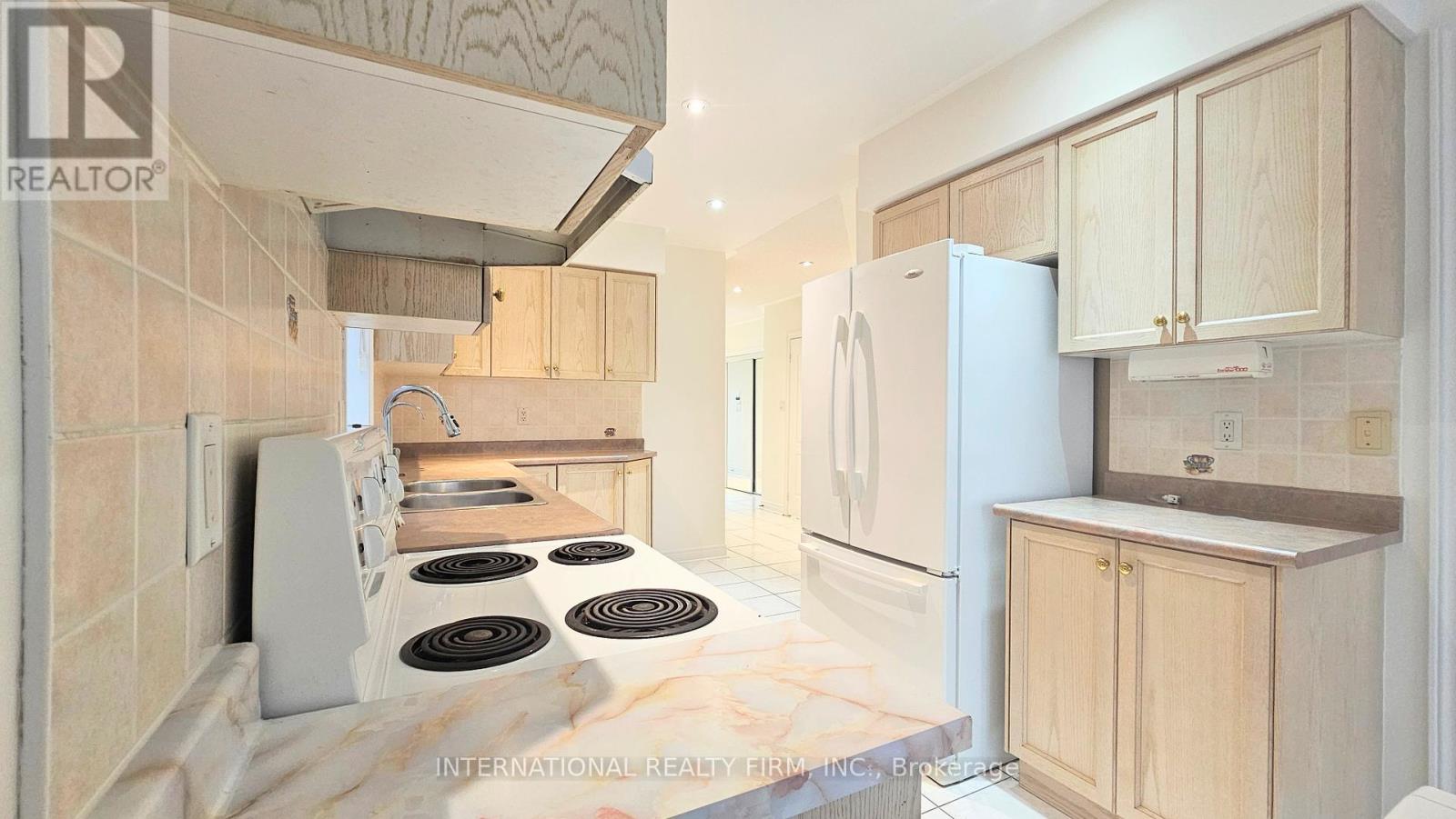 195 Warwick Crescent, Newmarket, Ontario  L3X 2S3 - Photo 7 - N13465844