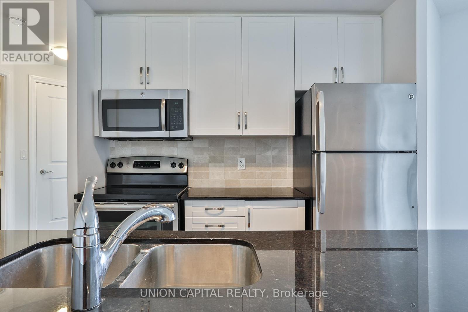 511 - 68 Main Street, Markham (Old Markham Village), Ontario  L3P 1X2 - Photo 4 - N13628832