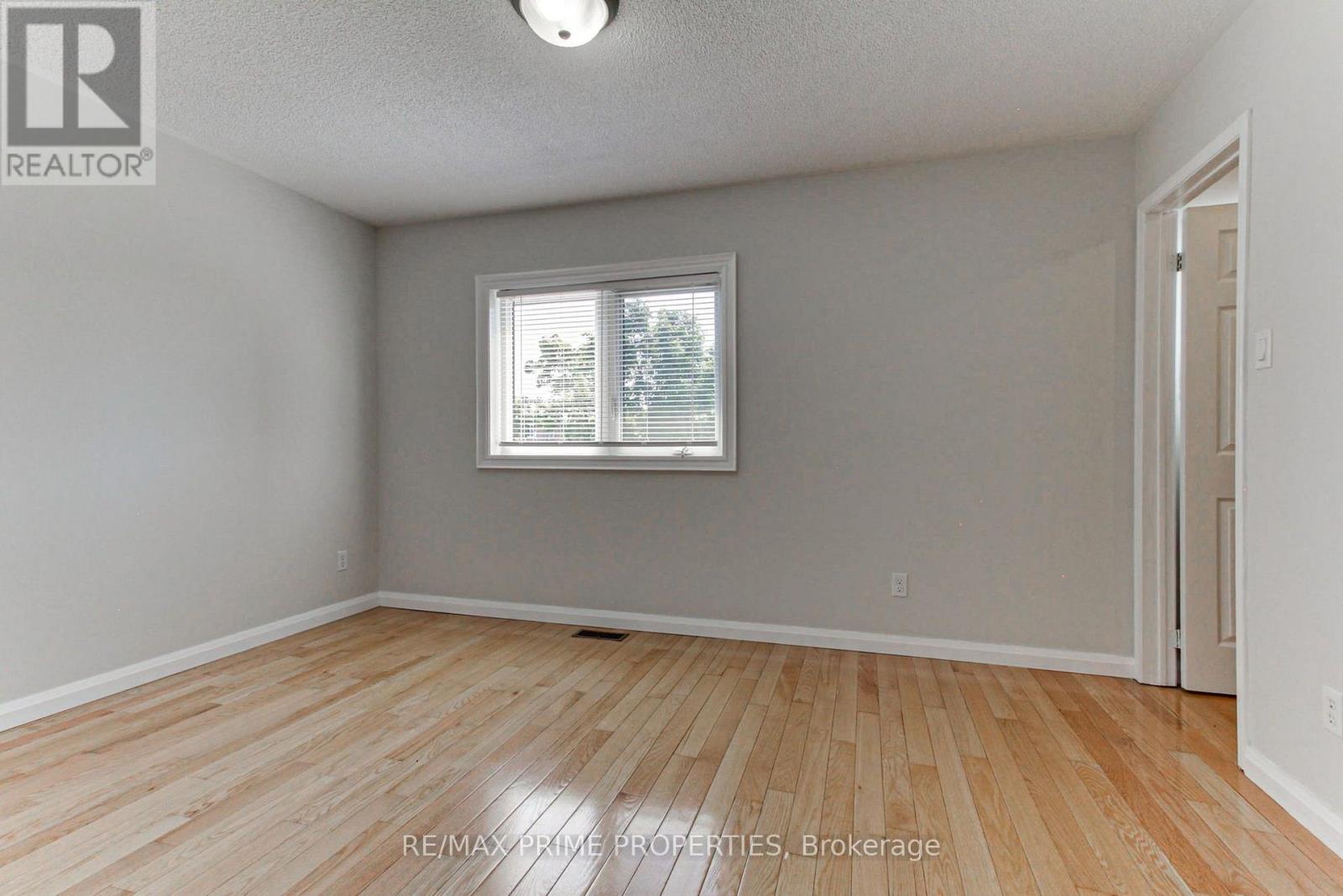 85 Lyfytt Crescent, Barrie, Ontario  L4N 7X5 - Photo 11 - S13628764