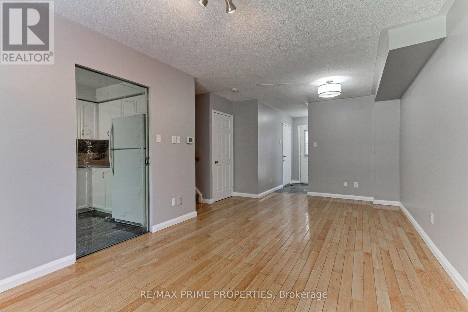 85 Lyfytt Crescent, Barrie, Ontario  L4N 7X5 - Photo 5 - S13628764