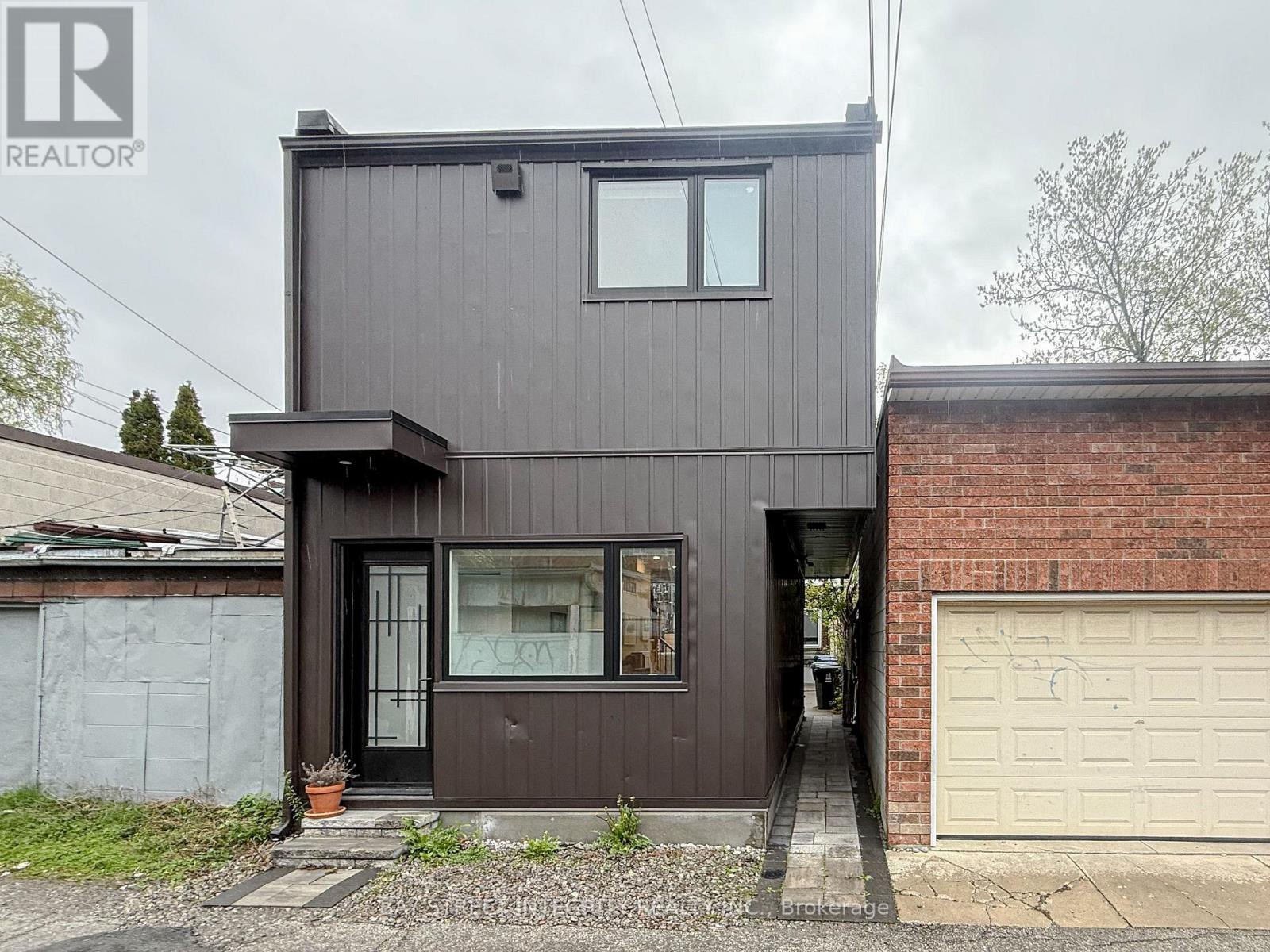 Laneway - 598 Crawford Street, Toronto, Ontario M6G 3K2 - Photo 2 - C13552778