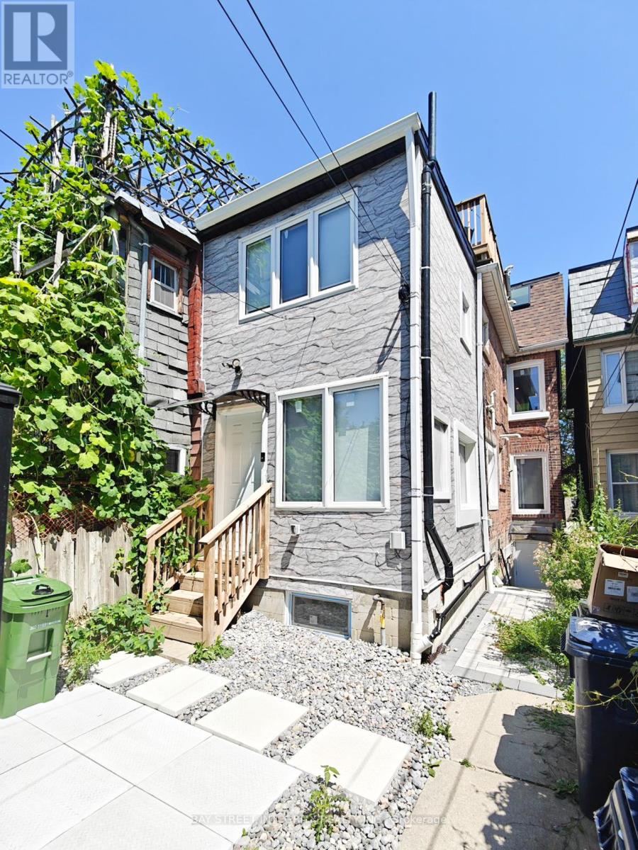 LOWER - 598 CRAWFORD STREET, Toronto, Ontario
