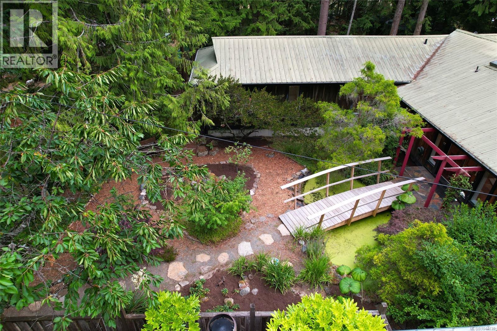 395 Lyngail Pl, Gabriola Island, British Columbia