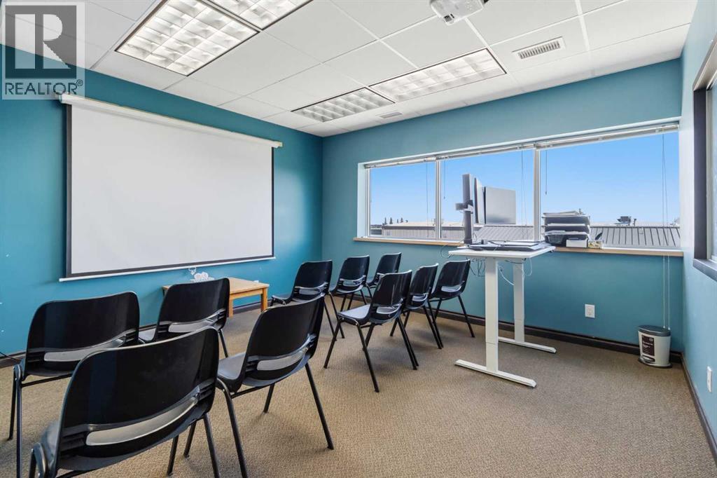 221, 2770 3 Avenue NE, Calgary, Alberta  T2A 2L5 - Photo 32 - A2333231