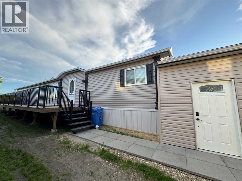18 Mckay Place, Blackfalds, Alberta  T4M 0X5 - Photo 2 - A2331808