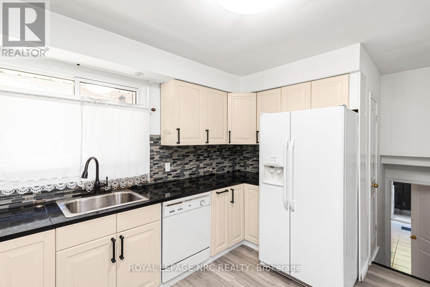 100 Mountain Avenue N, Hamilton (Stoney Creek), Ontario L8G 3P7 - Photo 12 - X13628906
