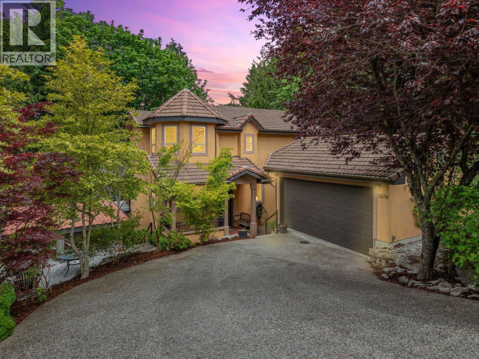 5836 MARINE WAY, Sechelt, British Columbia