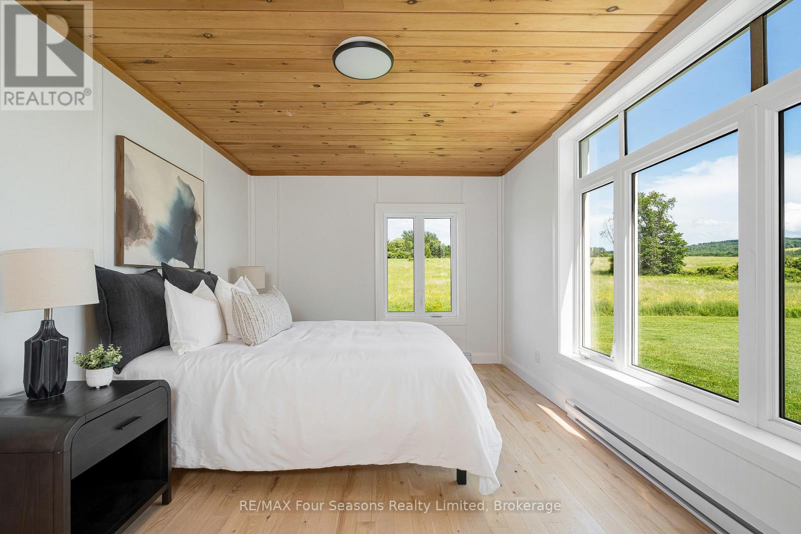 728454 21st Side Road, Blue Mountains, Ontario  N0H 1J0 - Photo 16 - X13628878