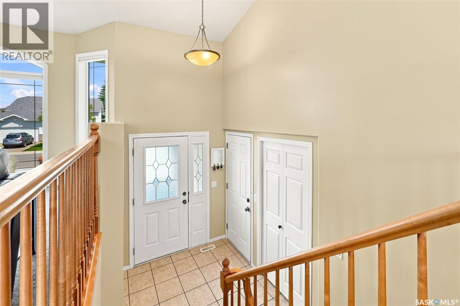 238 Blackburn Crescent, Saskatoon, Saskatchewan  S7V 1E9 - Photo 3 - SK044215