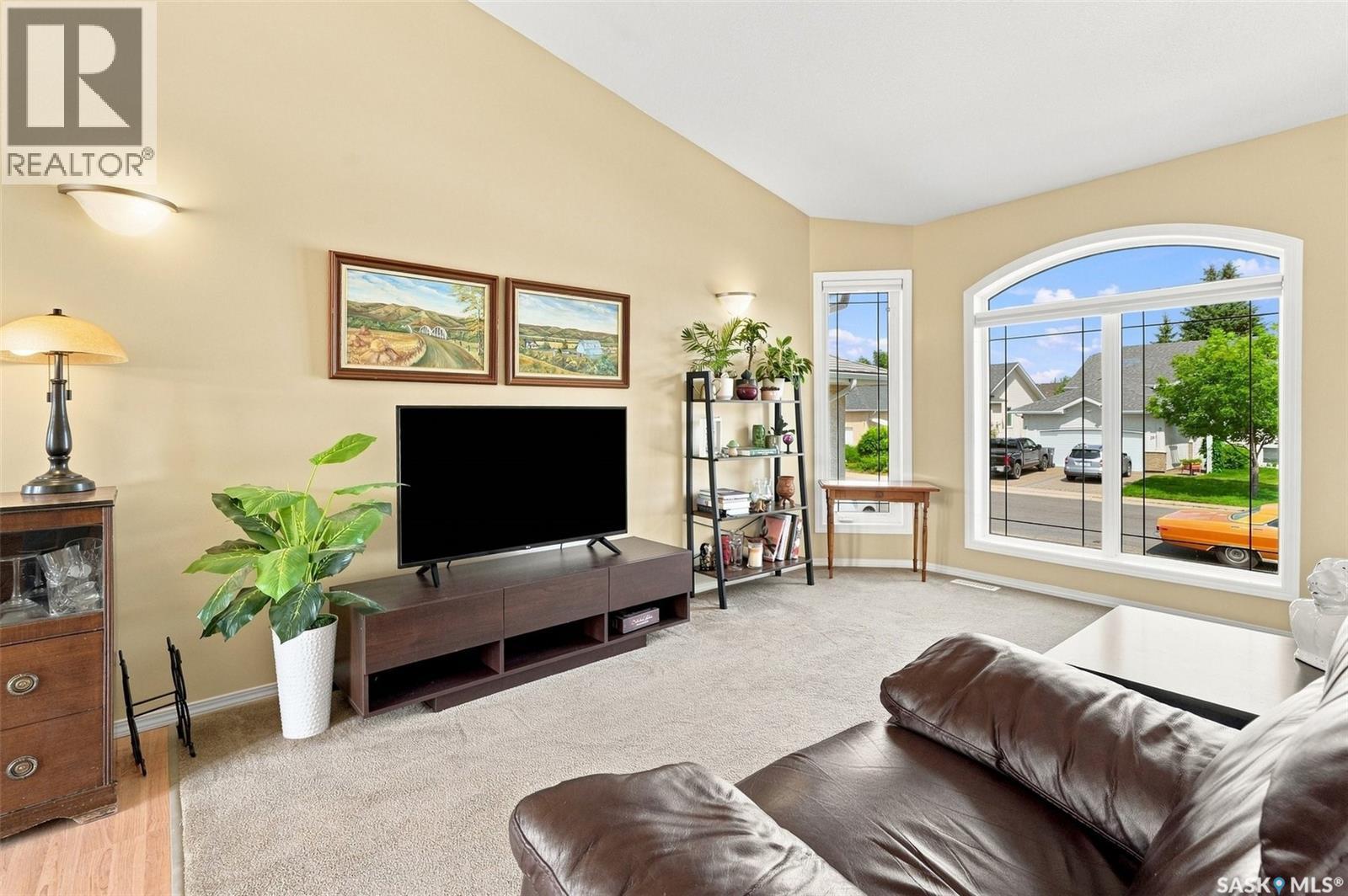 238 Blackburn Crescent, Saskatoon, Saskatchewan  S7V 1E9 - Photo 4 - SK044215